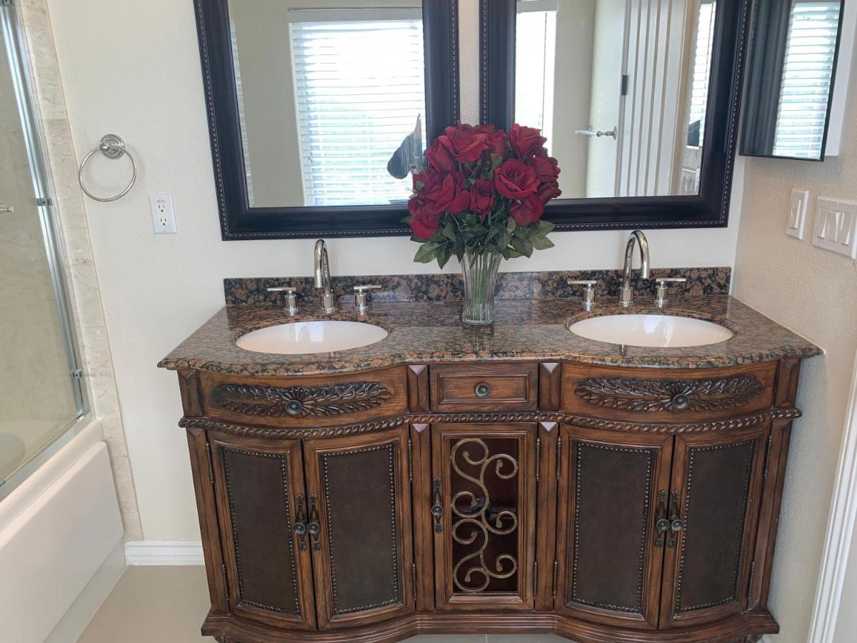 Luxhome Rooms In Mansion Riverside Bagian luar foto